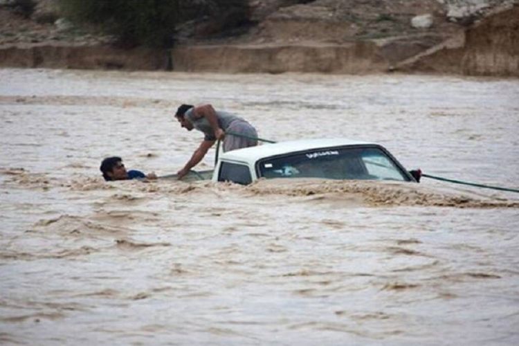 Floods in Iran leave 19 dead