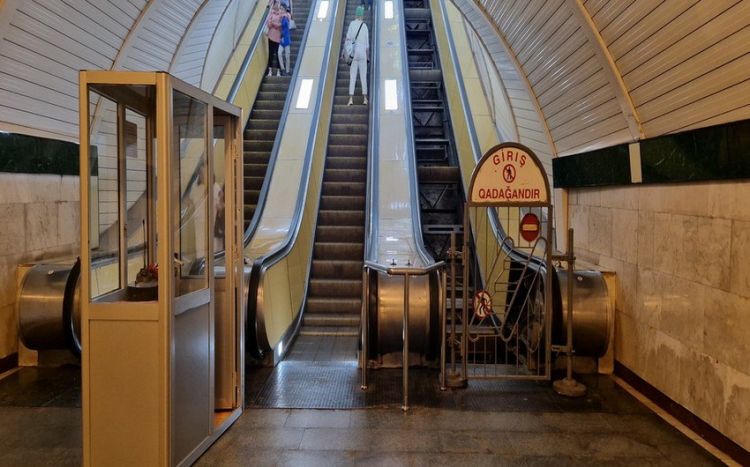 “28 May” metro stansiyasında eskalatorlar təmir edilir