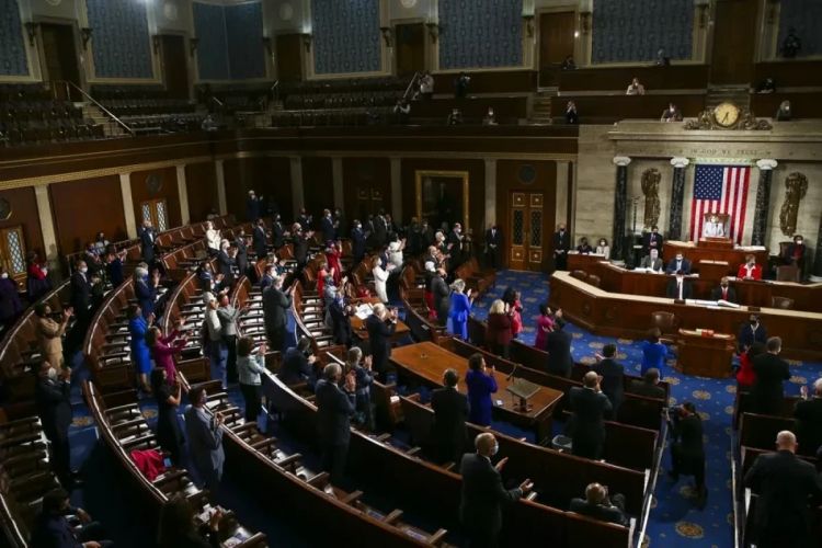 U.S. senators introduce bill requiring congressional vote for Iran sanctions relief