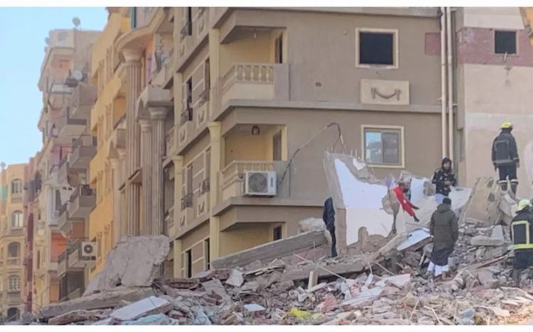В Египте рухнул 13-этажный дом