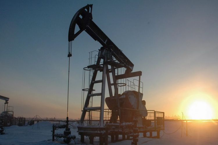 Azerbaijani oil price drops on world market