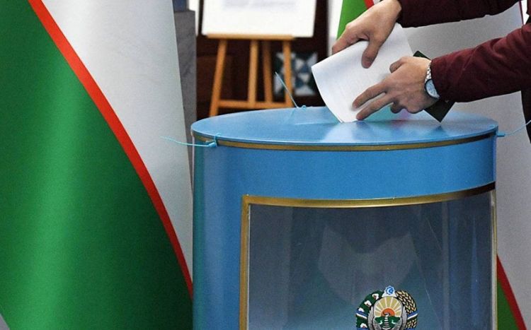 В Узбекистане началось досрочное голосование на досрочных выборах президента