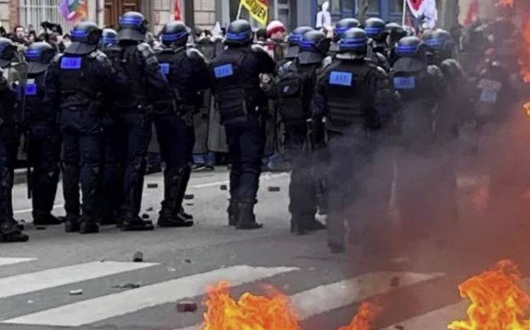 В Лионе семеро полицейских получили огнестрельные ранения в ходе беспорядков