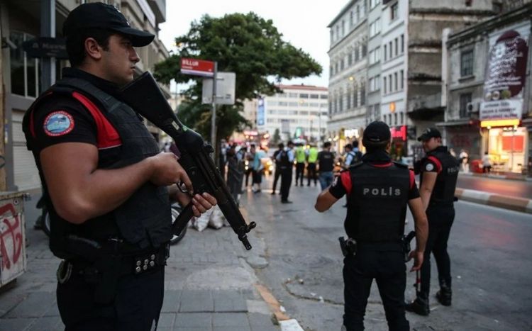 В ходе операции силовиков в Стамбуле задержаны девять террористов РКК