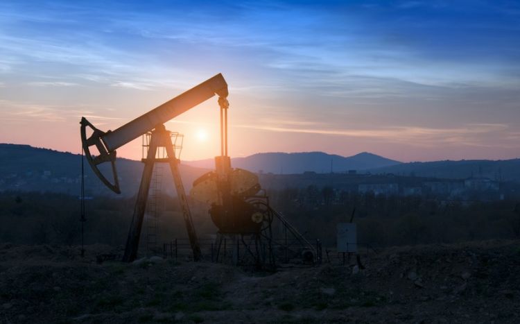 Добыча нефти на западе Казахстана частично приостановлена