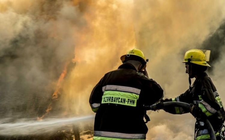 В Баку обнаружен труп в доме, где произошел пожар