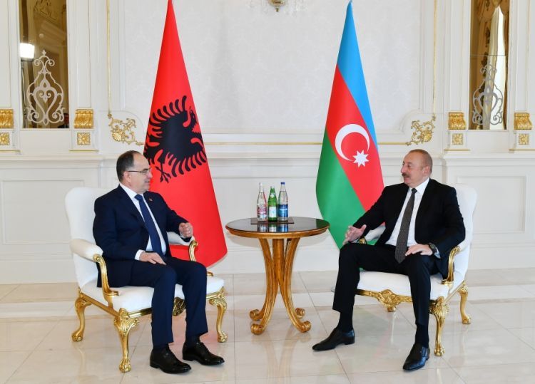 One-on-one meeting of Azerbaijani, Albanian presidents kicks off