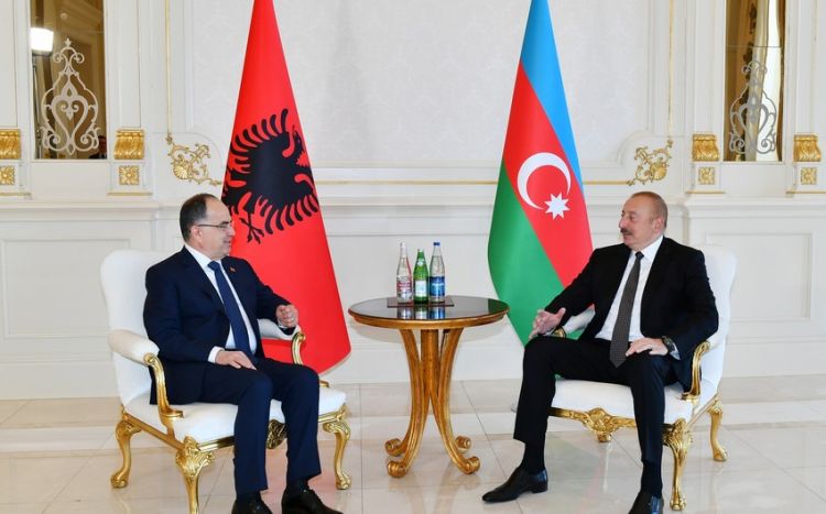 Началась встреча президентов Азербайджана и Албании один на один