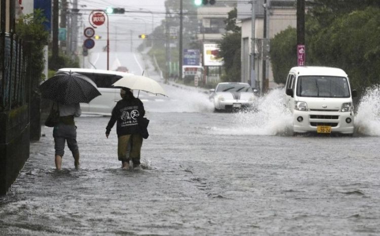 Почти 200 тыс. человек на западе Японии предписано эвакуироваться из-за ливней