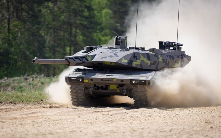 Министр обороны ФРГ заявил о новой фазе разработки франко-германского танка