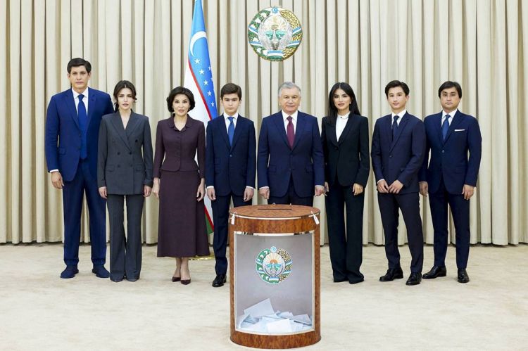 إعادة انتخاب رئيس أوزبكستان لولاية جديدة