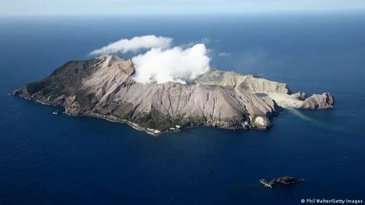 New Zealand: Tourists had 'no warning' over volcano eruption