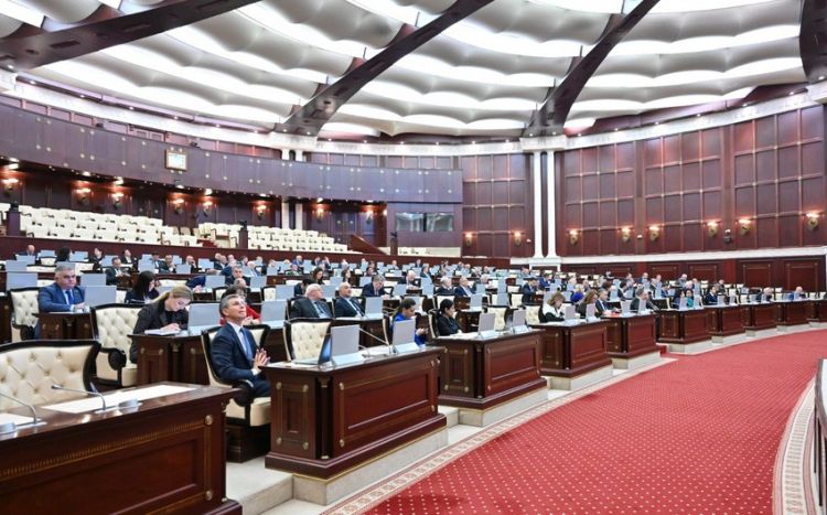 Azerbaijani parliament announces agenda of extraordinary session
