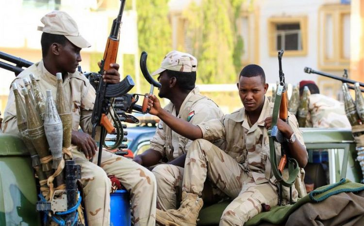 При обстреле рынка в Судане погибли 34 человека