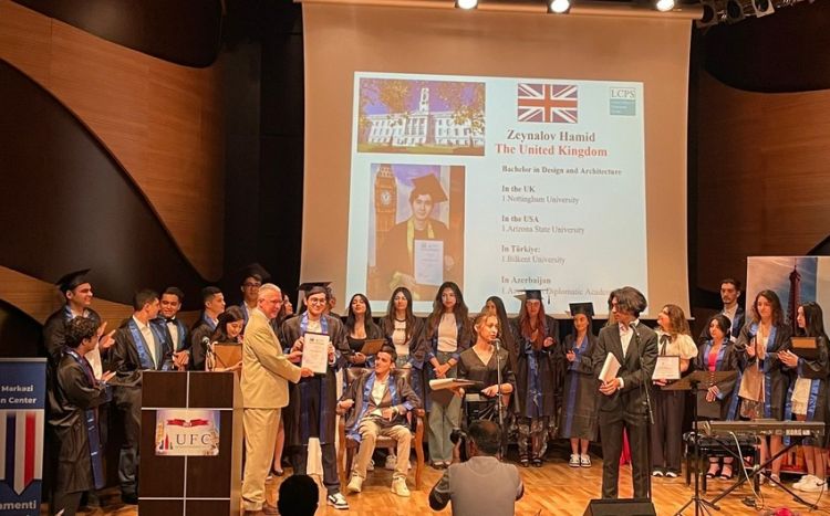 Фергюс Олд: Растет число азербайджанских студентов, желающих обучаться в британских вузах
