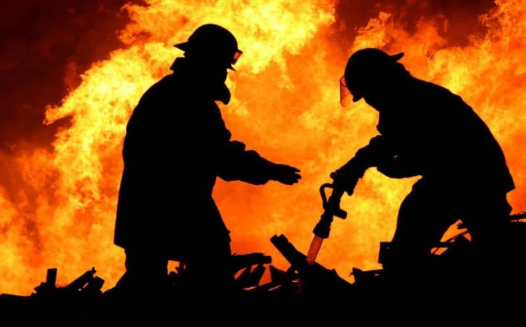 В Свердловской области из-за пожара погиб один человек, двое получили ожоги