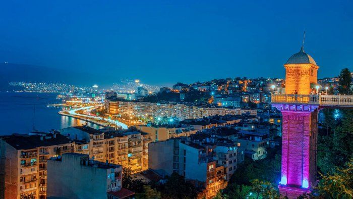 İzmirdə 170 qeyri-qanuni miqrant saxlanıldı