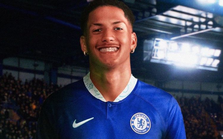 Восемнадцатилетний нападающий бразильского "Сантоса" перешел в "Челси"