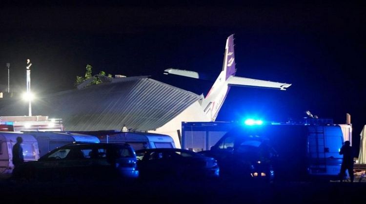 Plane crash at Chrcynno hangar kills five and injures seven