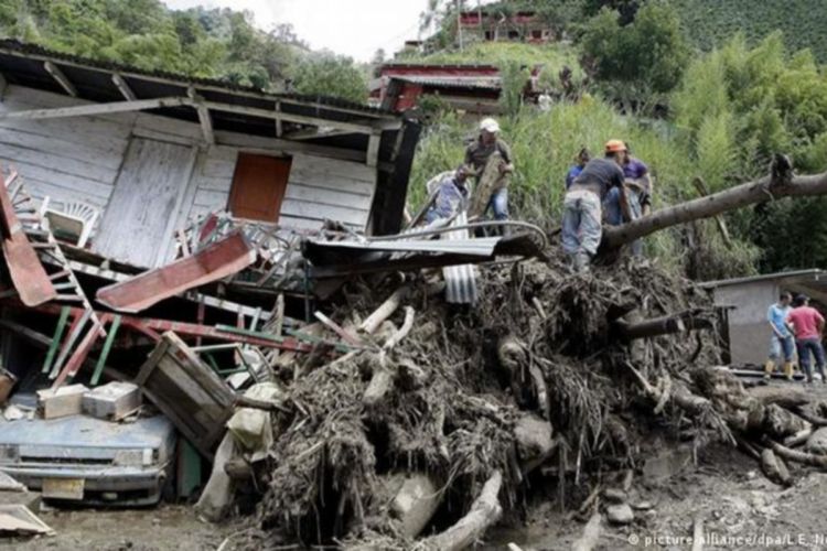 Landslide in Colombia kills at least eight