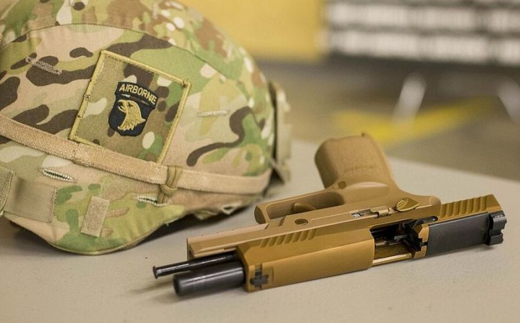 Американская армия получила на вооружение новый пистолет