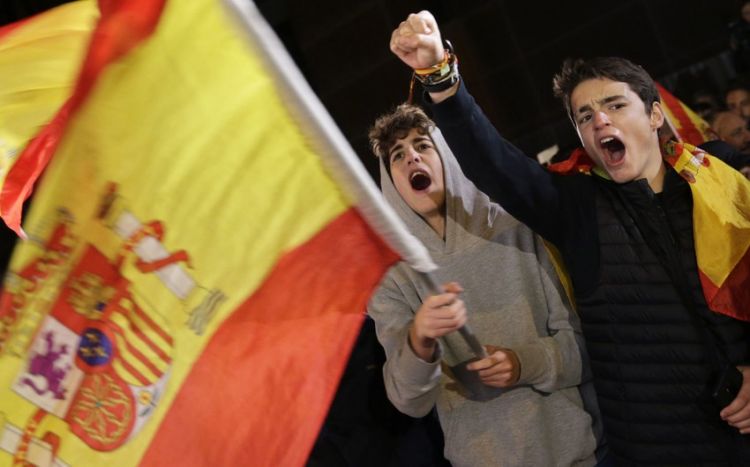 Оппозиция лидирует на выборах в Испании после обработки 99% бюллетеней