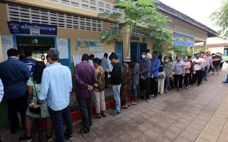 Партия премьера Камбоджи одержала уверенную победу на парламентских выборах