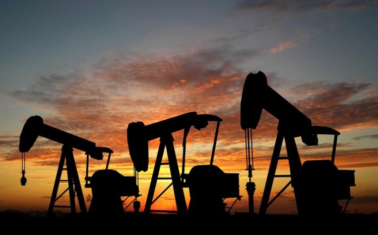Oil prices drop slightly in anticipation of world's major central banks' meetings