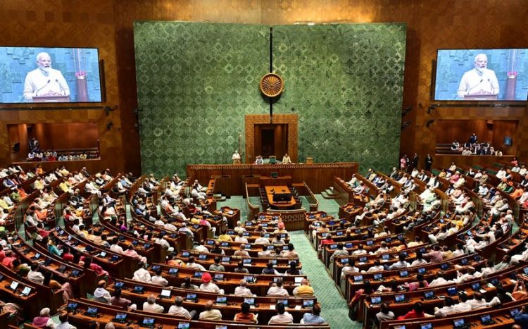 Оппозиция в Индии внесла в парламент предложение о вотуме недоверия правительству