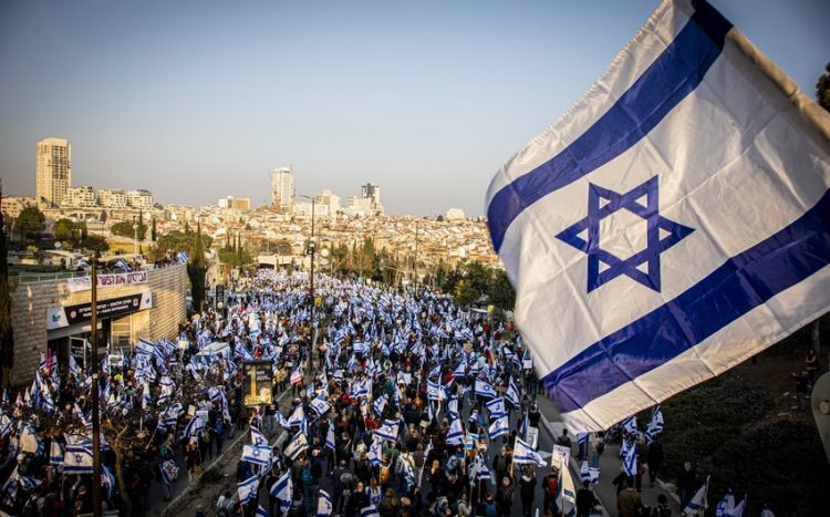 28% of Israelis considering leaving their country amid judicial upheaval — poll