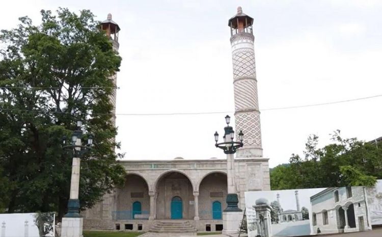 На освобожденных территориях строятся 10 мечетей