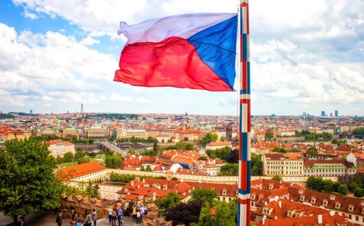 Чехия намерена продлить временную защиту для украинских беженцев