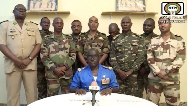 Nigerin çevrilişi Fransanı niyə narahat edir? SƏBƏB