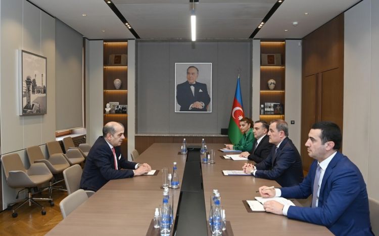 Azerbaijani FM receives outgoing ambassador of Jordan