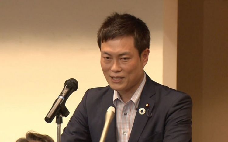 Японский депутат подал в отставку с поста замглавы МИД после подозрений во взятке