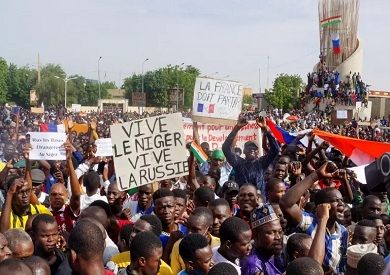 الدور الذي تلعبه فرنسا في الاضطرابات التي تشهدها دول غرب أفريقيا