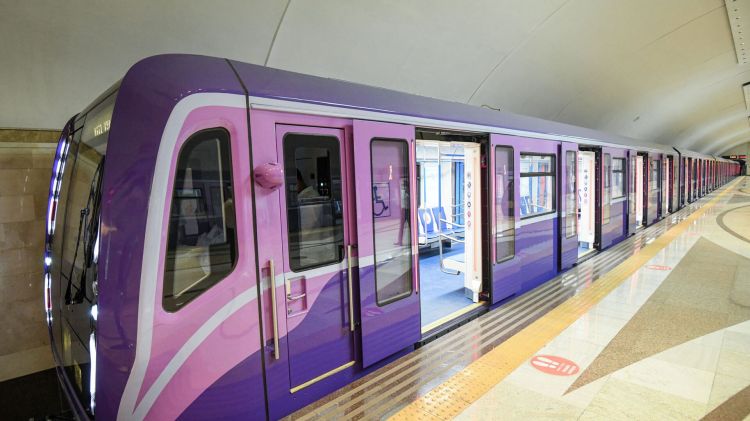 Bakı metrosunda LƏNGİMƏ Qatar tuneldə qaldı