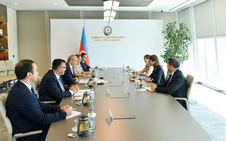 Azerbaijan, World bank mull promotion of investments