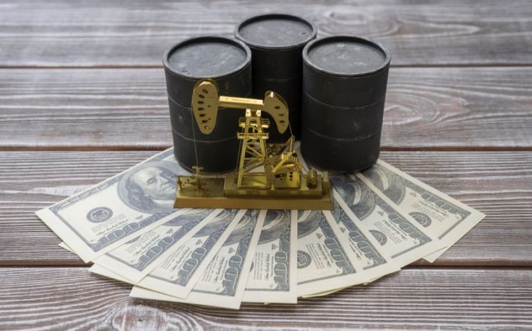 Стоимость нефти слабо снизилась на оценке инвесторами разнонаправленных факторов