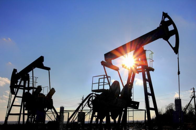 Azerbaijani oil price slightly rose