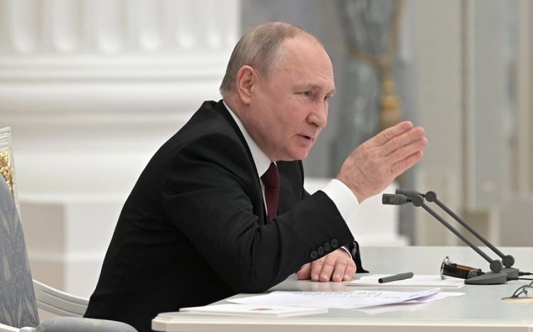 Putin discusses security of information space with Security Council members
