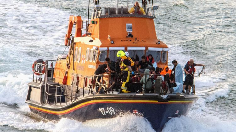 France charges four over Channel migrant deaths