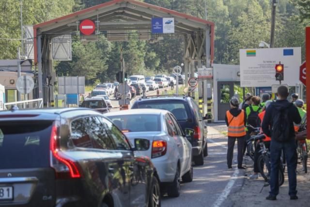 Lithuania closes two out of six border crossings on border with Belarus