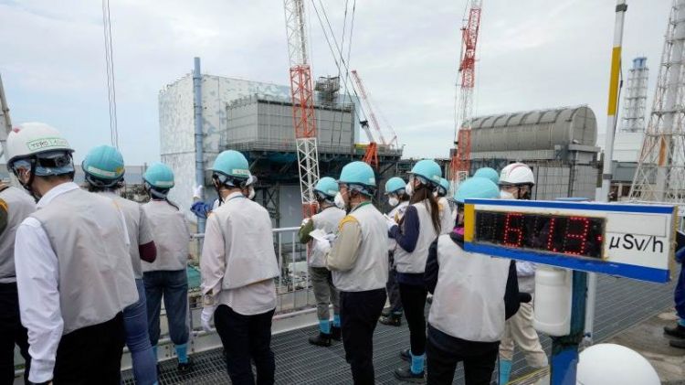 Kishida visits Fukushima nuclear plant