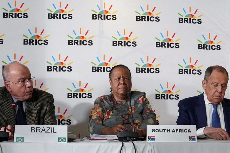 Russian FM attends at BRICS Summit in South Africa