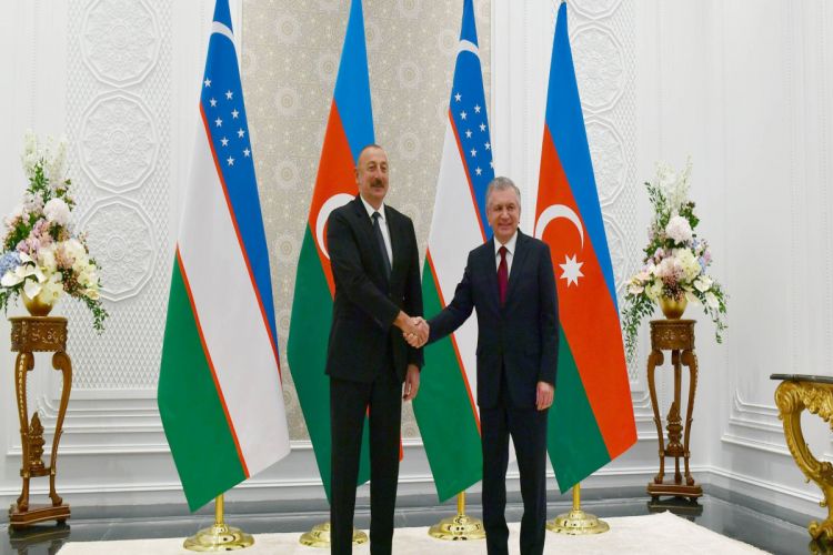 Azerbaijani and Uzbek Presidents' expanded meeting kicks off