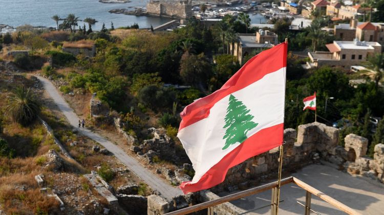 ميقاتي وبري يواكبان بدء التنقيب عن النفط في المياه اللبنانية