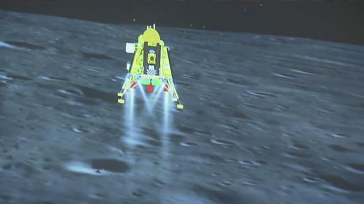 Indian rover begins to explore moon