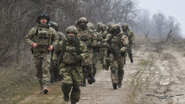 الجيش الروسي هاجم كييف ليلًا بوسائل مختلفة لإرباك الدفاع الجوي