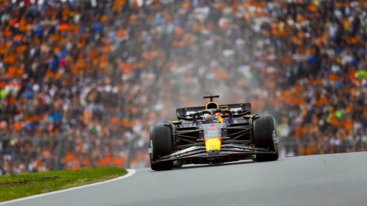 Verstappen takes pole position for Dutch GP